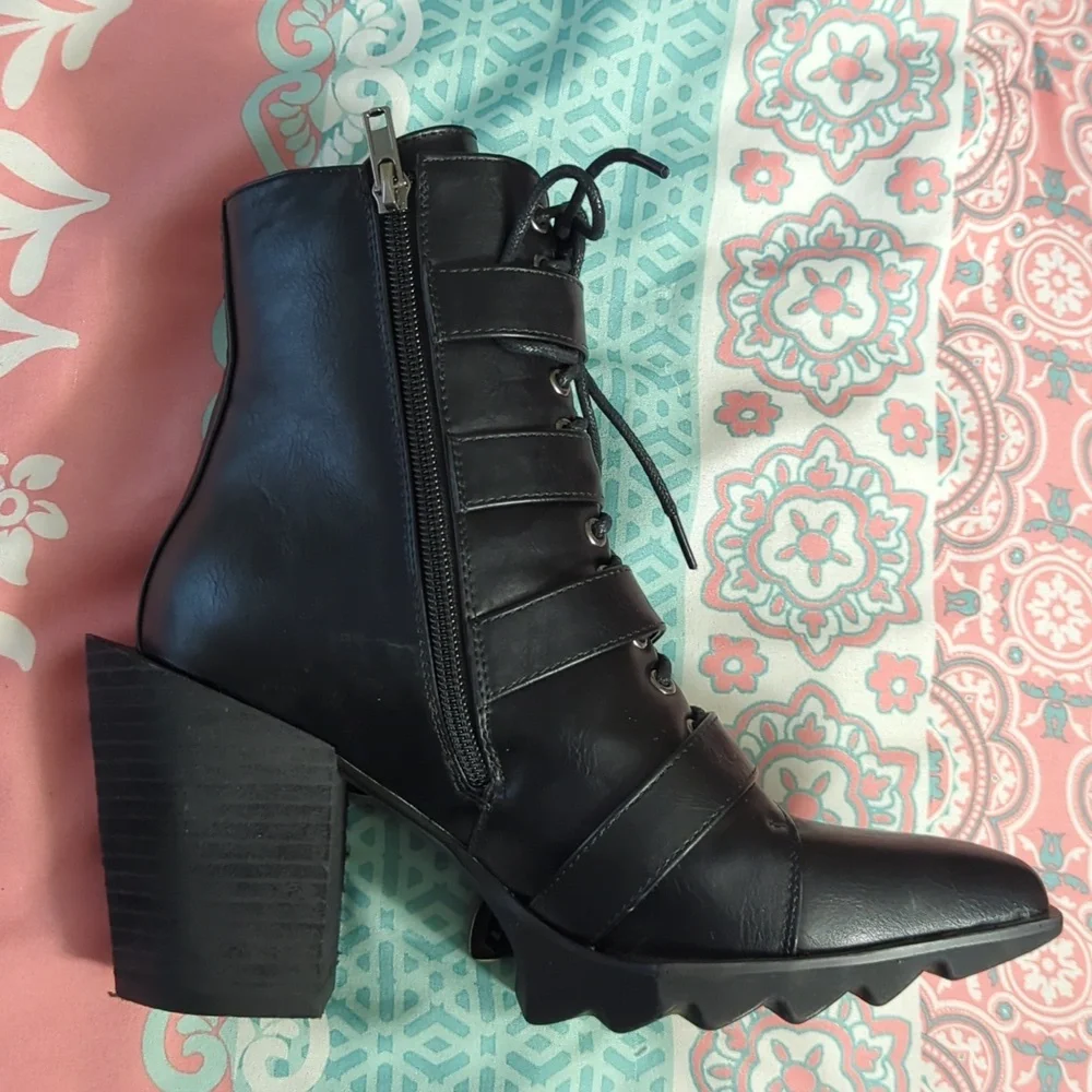 Brand New Dolls Kill Boots - Picture 2 of 8